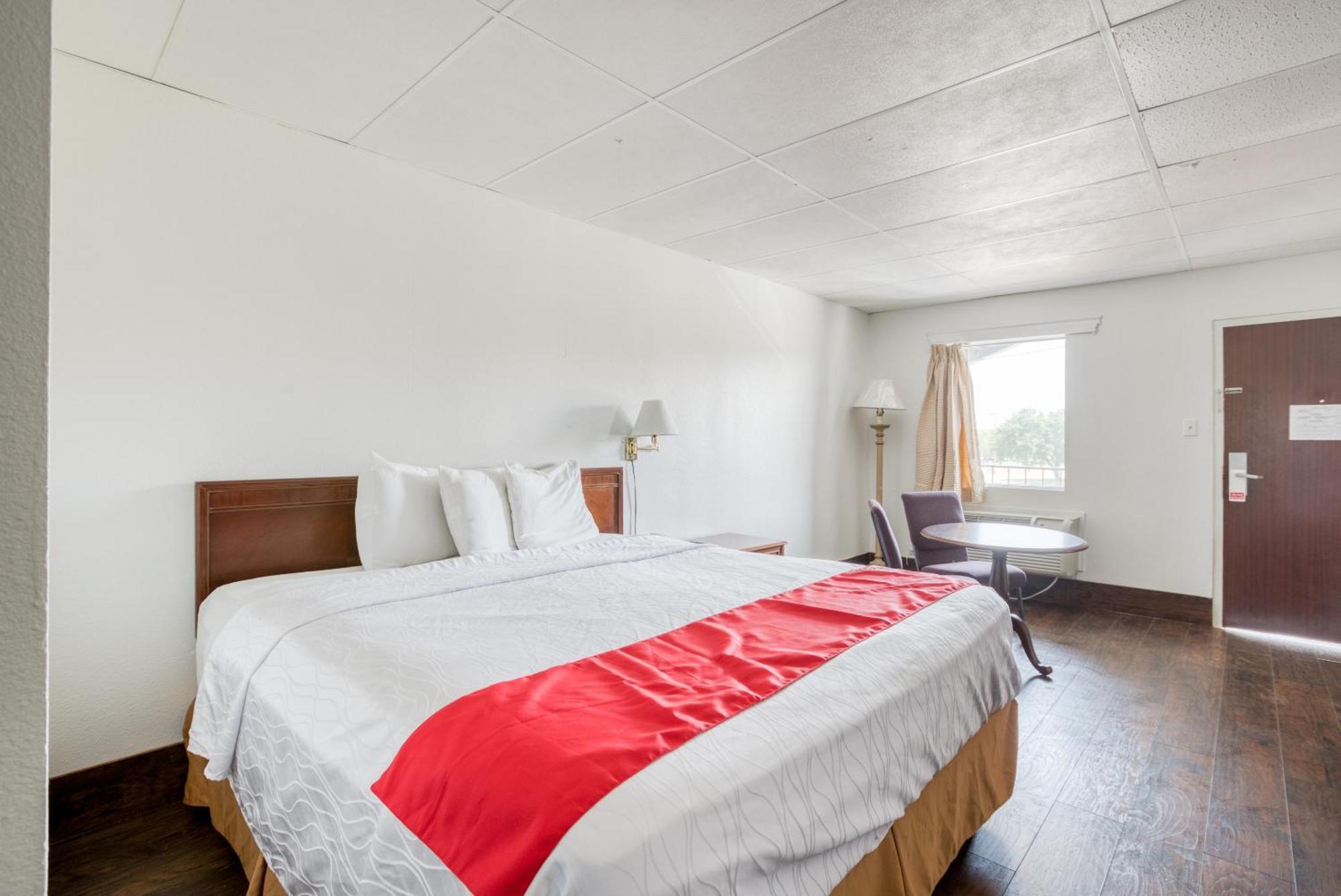 Oyo Hotel San Antonio Lackland Air Force Base West מראה חיצוני תמונה