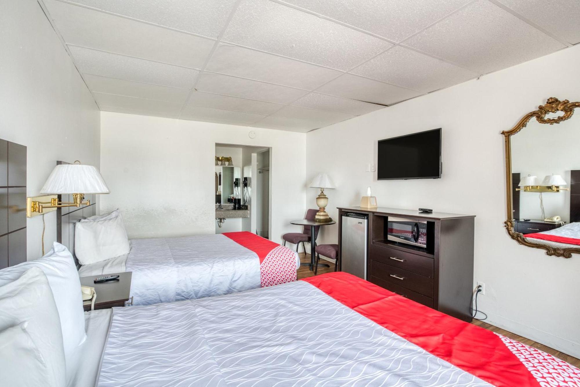Oyo Hotel San Antonio Lackland Air Force Base West מראה חיצוני תמונה