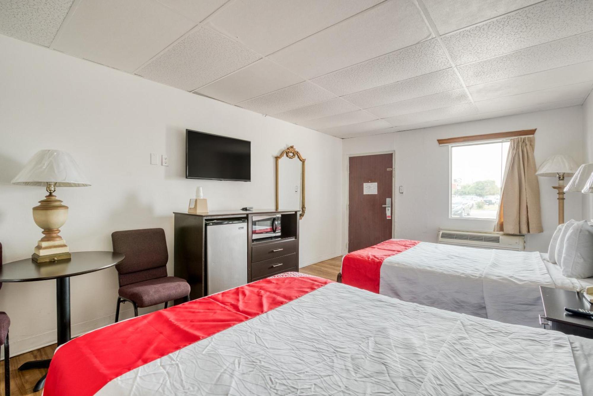 Oyo Hotel San Antonio Lackland Air Force Base West מראה חיצוני תמונה