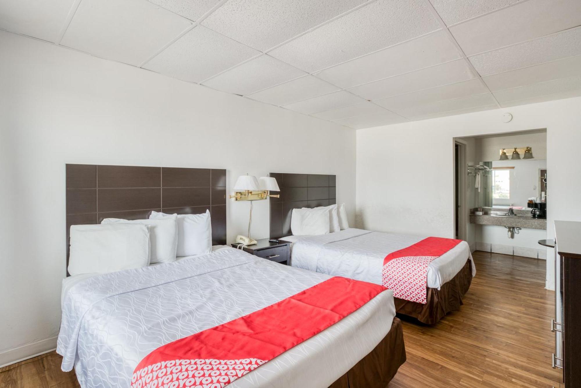 Oyo Hotel San Antonio Lackland Air Force Base West מראה חיצוני תמונה