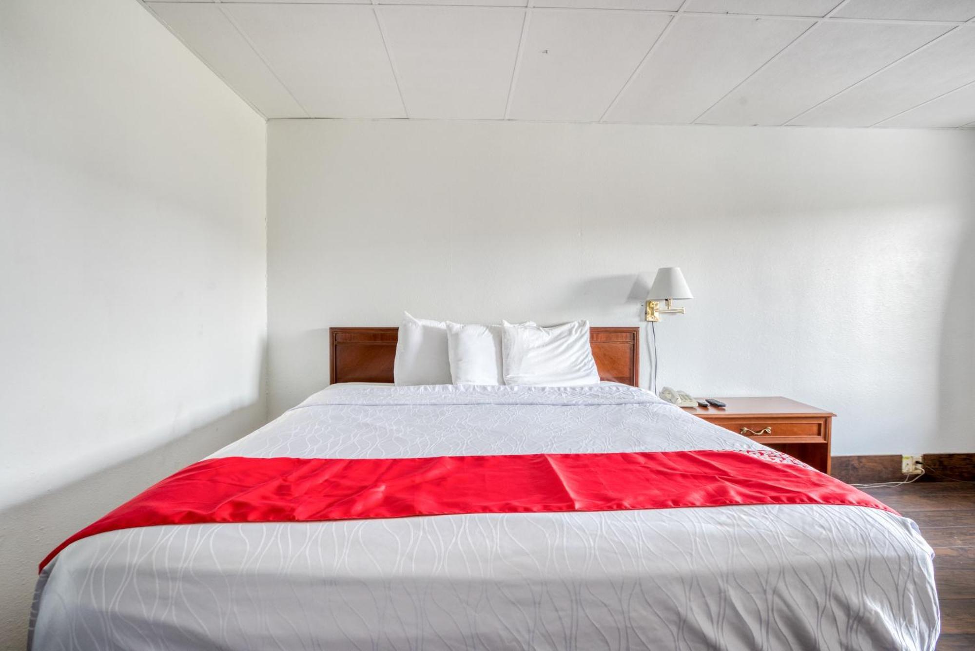 Oyo Hotel San Antonio Lackland Air Force Base West מראה חיצוני תמונה